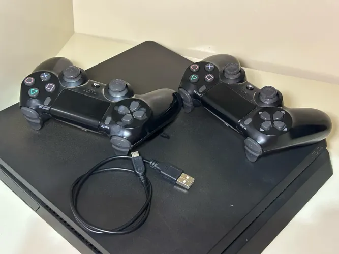 Ps4 slim 1T