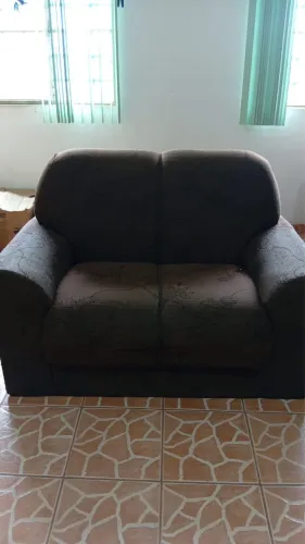Sofá usado pequeno