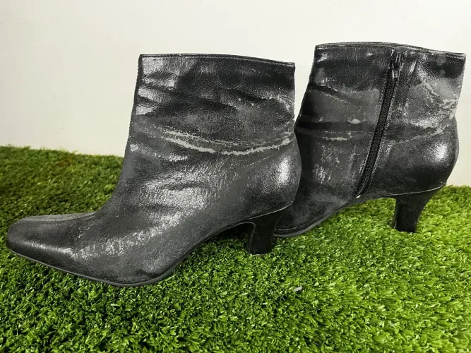Bota Usada Preta Lisa Cano Curto Botinha Feminina
