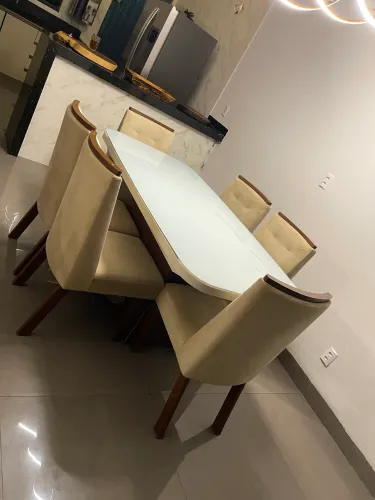 Vendo mesa de jantar 6 cadeiras vidro de cima temperado