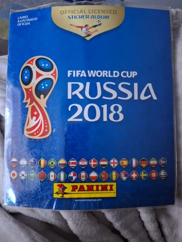Álbum Copa do Mundo 2018 Completo ( Colado )