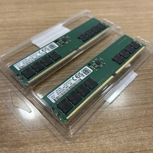 Memória RAM UDIMM Samsung DDR5 32GB (2X16GB) 5600MHz PC5 (M323R2GA3EB0-CWMOD)