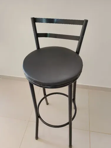 Banquetas em bom estado