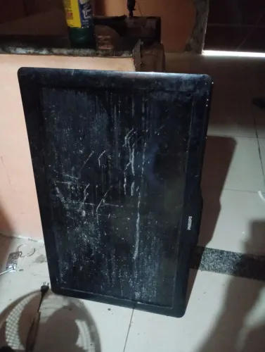 Tv Philips pra retirada de peças