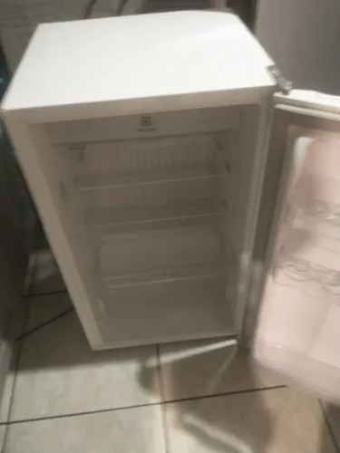 Frigobar mini geladeira com freezer