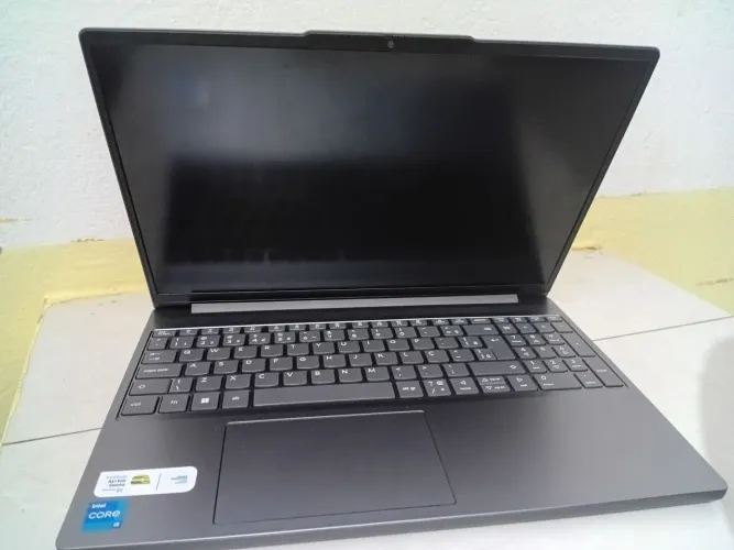 Notebook Lenovo 480GB 8GB RAM Intel Core i5 - Em perfeito estado