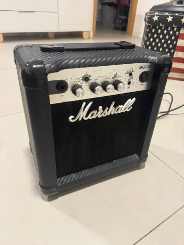 Amplificador Guitarra Marshall MG10CF