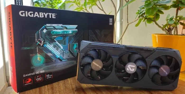 Placa de Vídeo RX 9070 XT GAMING 16G AMD Radeon Gigabyte, 16GB