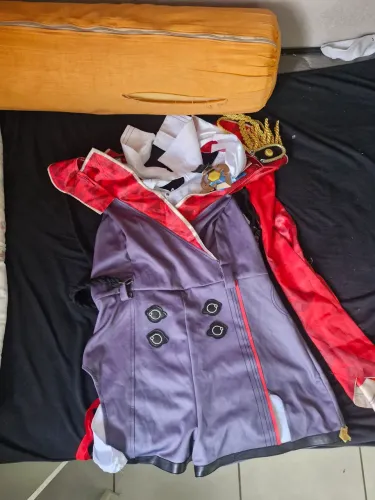 Cosplay da Topaz Honkai Starrail com peruca.