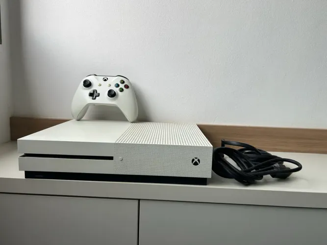 Xbox One S