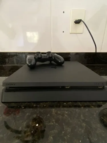VENDO PS4 500GB ( EM PERFEITO ESTADO, FUNCIONANDO NORMALMENTE )