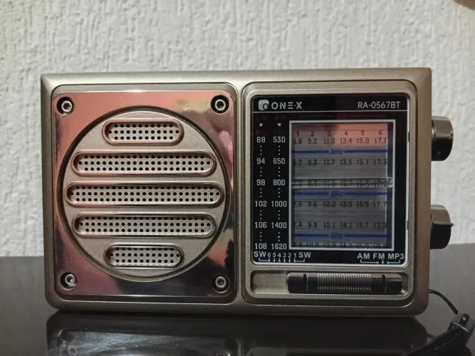 Radio Bluetooth am fm sw muito bom e novo