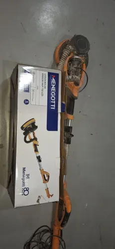 Lixadeira Telescopica Parede E Teto 750w Mlp750 Menegotti - Cor Amarelo, Voltagem 220V