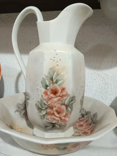 Gomil com bacia de porcelana,,pintados a mão