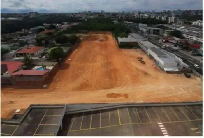 Oportunidade de negócio- TERRENO NA ÁREA COMERCIAL DO DOM PEDRO 2.000 o m2.