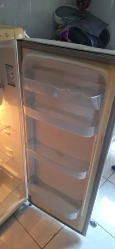 Geladeira marca eletrolux