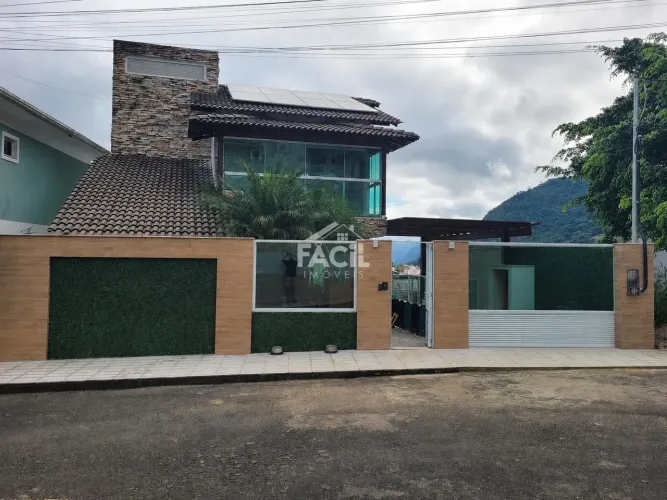 Casa em Parque Alpina - Domingos Martins