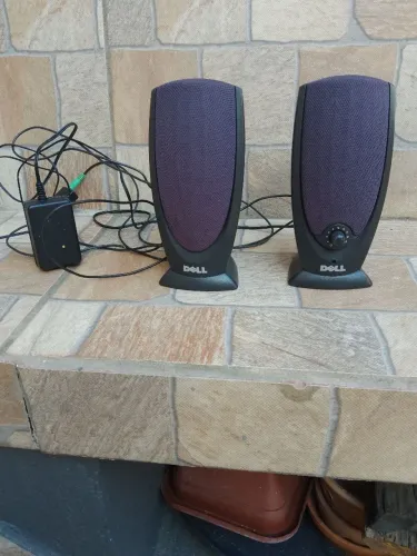 Um par de Caixa de Som 