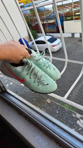 Chuteira Nike Phantom Pro - Society