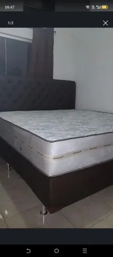 Cama super King com colchão firme resistente à peso