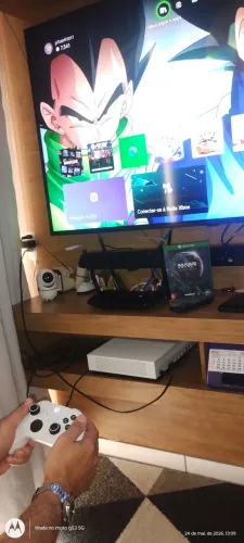 Xbox one S, um controle.