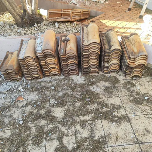 Vende-se telhas Americanas 300 telha 1,50 cada urgente