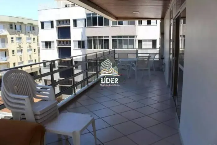 Apartamento com 3 dormitórios para alugar, 208 m² por R$ 5.940,00/mês - Praia do Forte - C