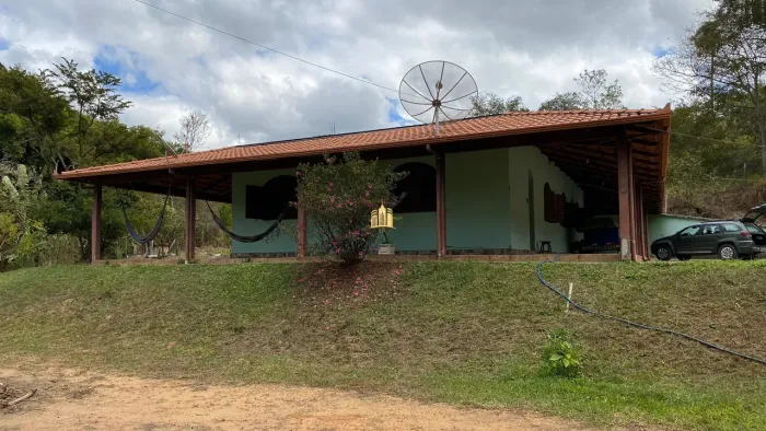 Lindo Sítio à Venda no Condomínio Topázio em Esmeraldas com Porteira Fechada
