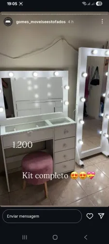 Penteadeiras e espelho camarim temos pronta entrega.