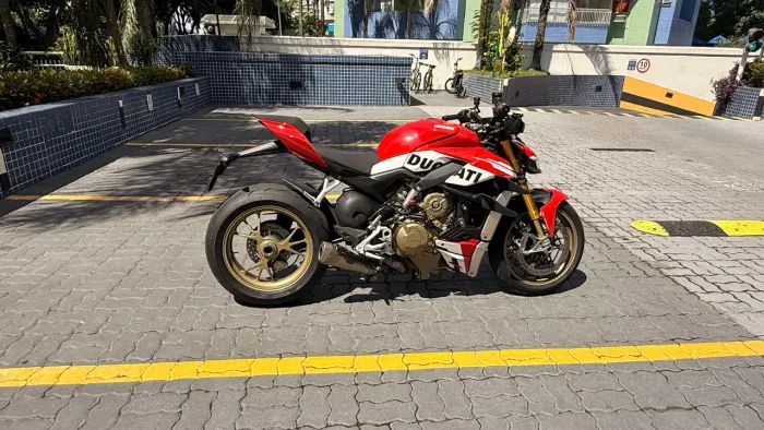 Ducati Streetfighter V4s 2021 