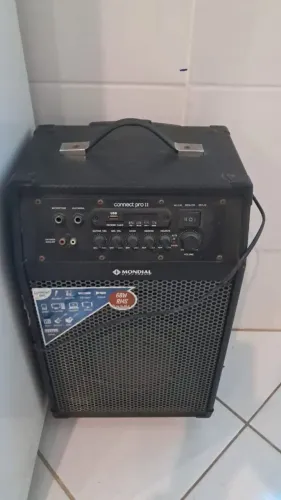 Caixa de som amplificada 