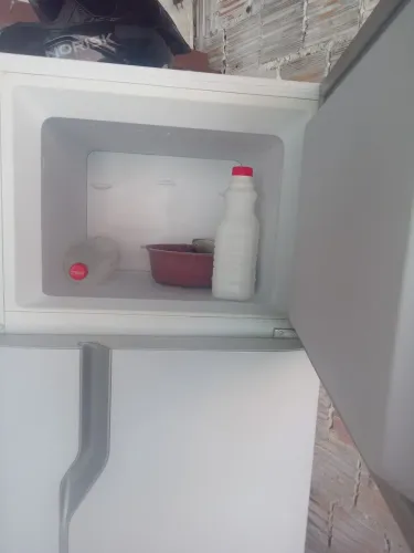 Vende-se geladeira Electrolux linda gelando perfeitamente