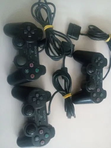 Controles para PS2 originais série A com defeito em alguns botões