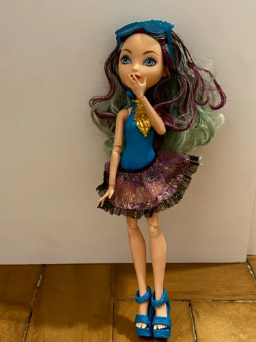 Madeline Hatter - Praia Encantada - Ever After High