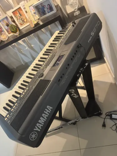 Teclado Yamaha PSR-S670