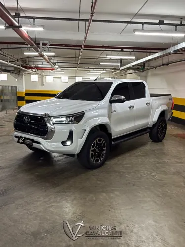 Toyota Hilux CD SRX Plus 4X4 2.8 TDI Die. Aut. 2024
