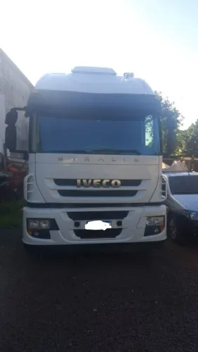 Iveco strallis 380 4x2 <br>Ano 2010.<br>Teto alto