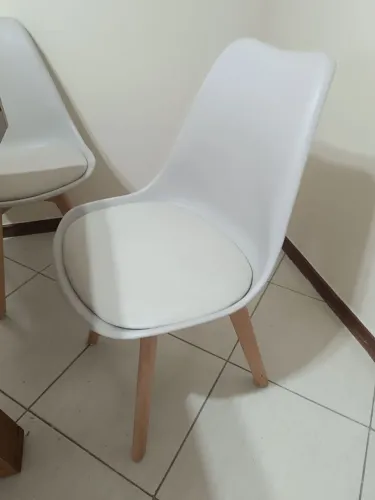 6 cadeiras semi novas para mesa de jantar 