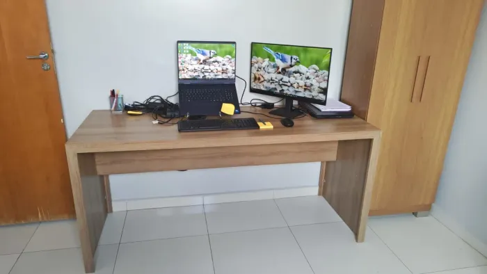 Escrivaninha / mesa de escritório 