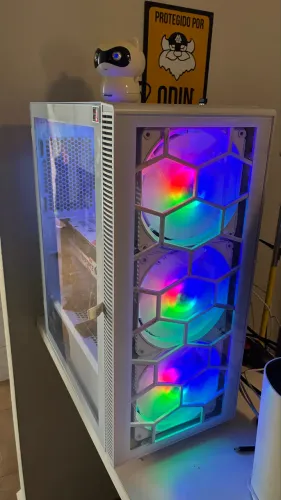PC gamer white, rodando tudo no ultra