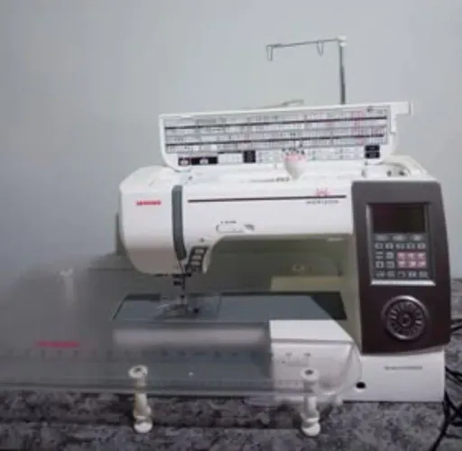 Máquina de costura janome horizon memory craft 8900Qcp