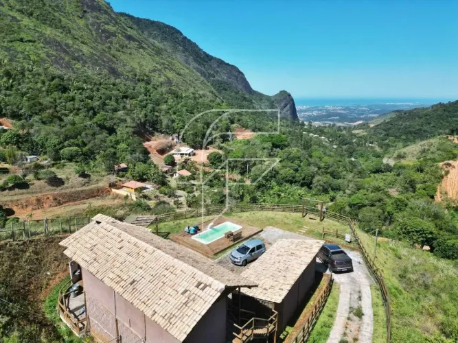 Imóvel para venda possui 2400 metros quadrados com 3 quartos em Buenos Aires - Guarapari -