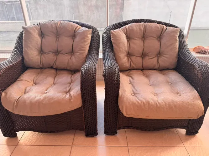 Conjunto sofá de jardim e 2 poltronas