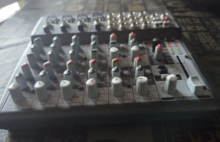 Mesa Behringer Xenyx 1202fx 4 Canais Efeitos Profissional