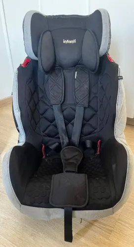 Cadeirinha Cockpit da Infanti - 9 a 36 Kg - Usada