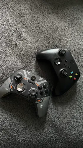 Kit Xbox One S + Volante Force Driving + 2 Controles (Pro Flydigi + Original) -