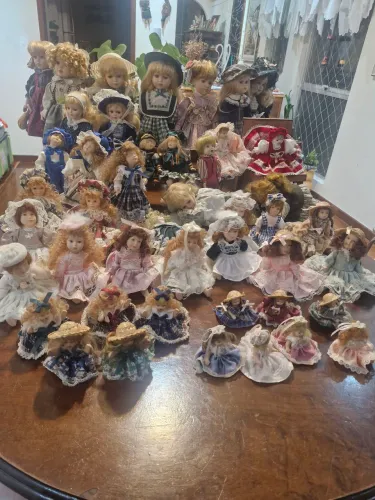 Lote de bonecas de porcelana
