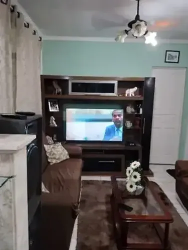CASA COM 2 QUARTOS EM GUADALUPE