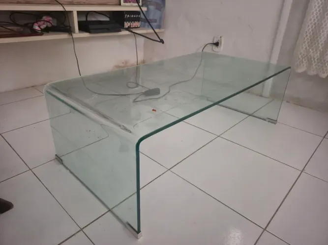 Mesa de vidro temperado elegante para sala de estar!