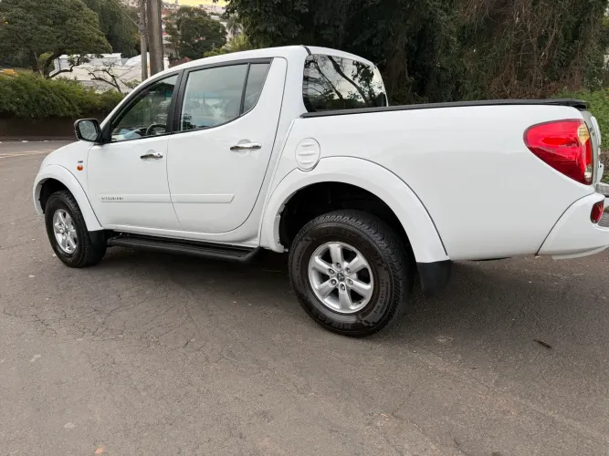 Mitsubishi L200 Triton HPE 3.2 CD TB Int.diesel AUT 2012